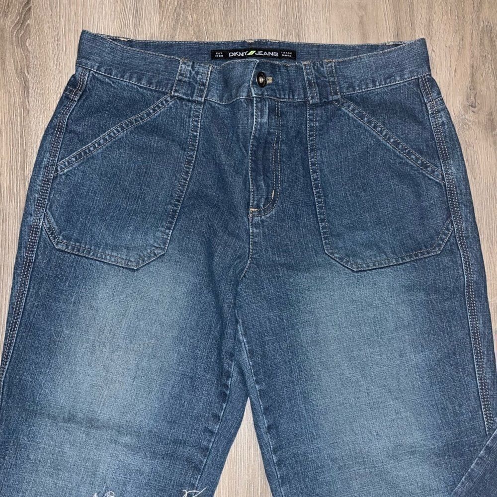 DKNY vintage flared wide leg jeans women’s size 8 raw hem Y2K denim blue jeans - Picture 2 of 12